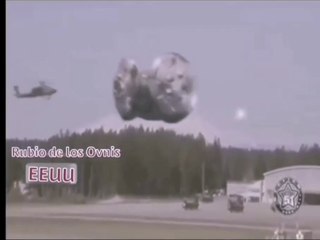 Ovni escoltado por helicópteros Apaches EEUU