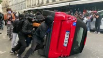 - Fransa'da sağlık çalışanları yeniden sokağa indi- Fransa'da hastanelerde ekipman sıkıntısı sürüyor