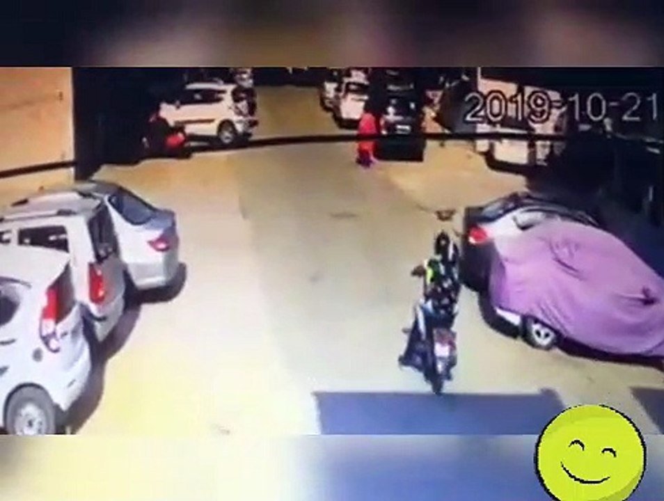 Mobile snatching catch on CCTV cameras