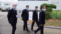 Macron visita stabilimento farmaceutico a Lione: 