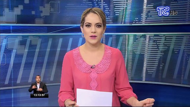 Gobernador del Guayas entregó tablets para estudiantes de escasos recursos en Playas