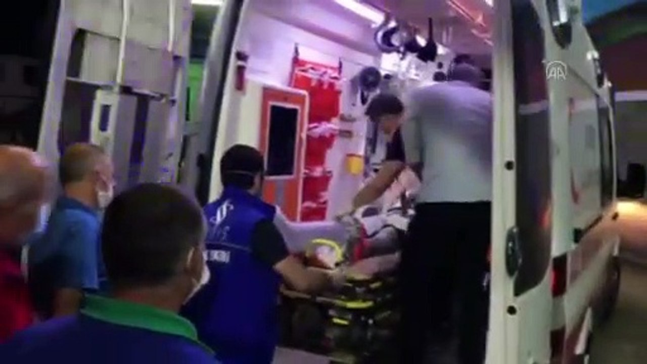 Muslera acılar içerisinde hastaneye ulaştı!   Galatasaray'da Muslera'nın kaval kemiği kırıldı!