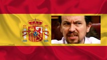 Ciudadanos con banderas burlan el 'cinturón de hierro' en torno al chalet de Pablo Iglesias y atronan al vicepresidente y la ministra con el '¡Viva España!'