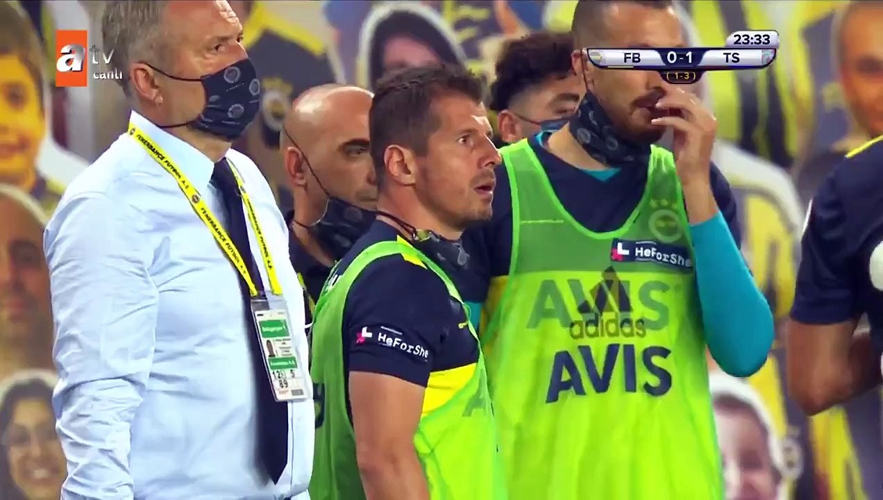 Emre Belözoğlu'nun Sörloth ile tartışmasıyla kırmızı kart aldığı anlar