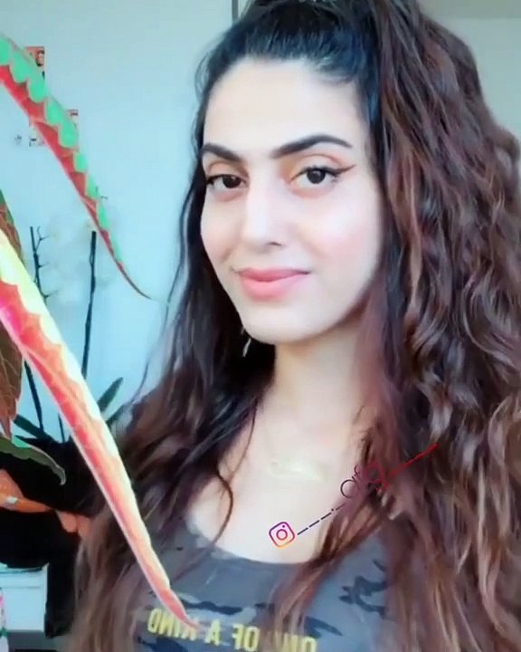 afghan tiktok girl sing Aryana sayeed