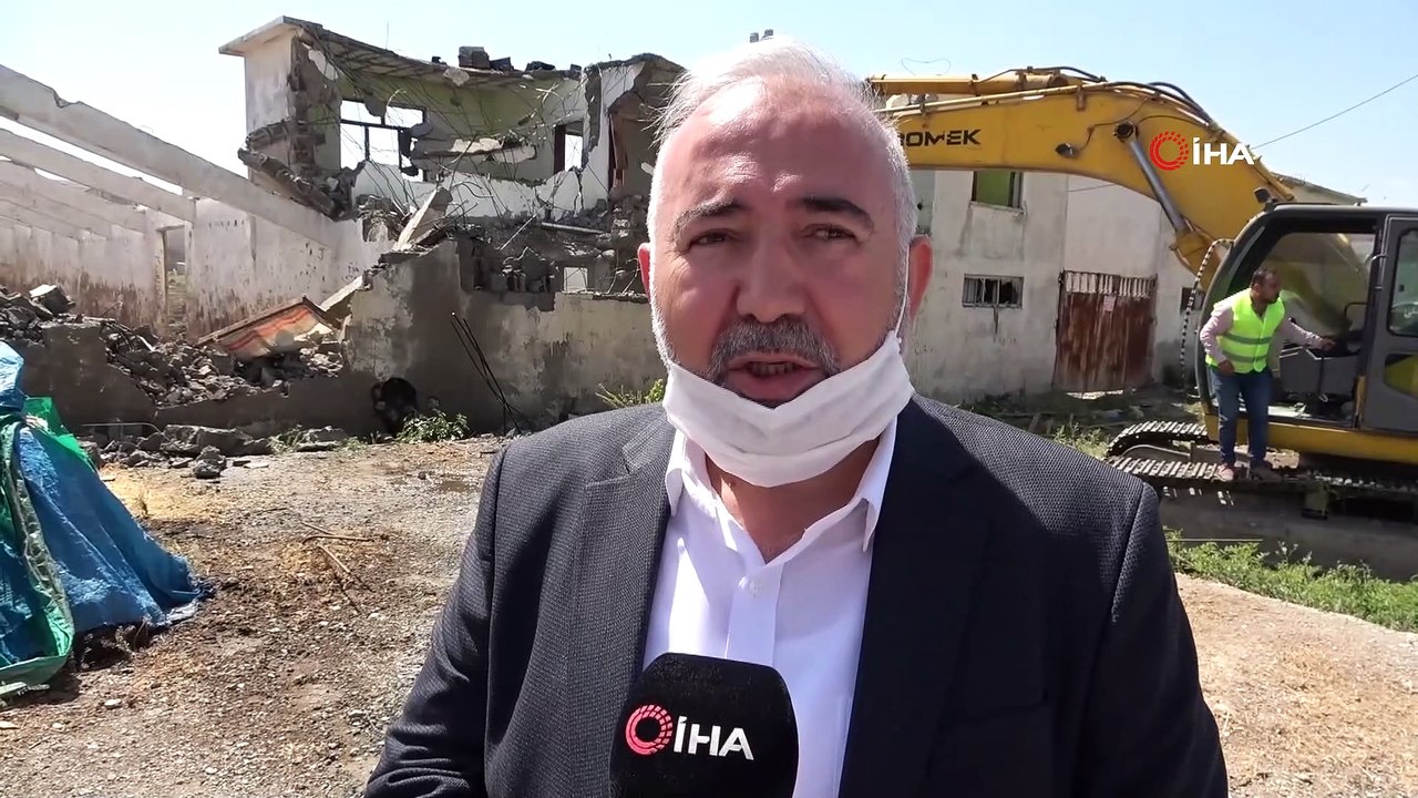 Edremit ahırlardan temizleniyor