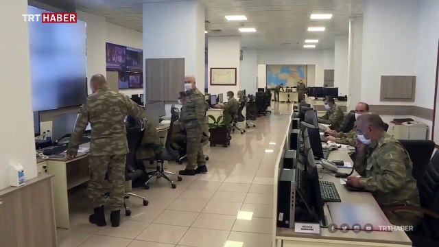 Bakan Akar ve ve TSK Komuta Kademesi Harekat Merkezi'nde