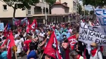 Héros de la crise, les personnels soignants ont manifesté en France pour réclamer plus de moyens