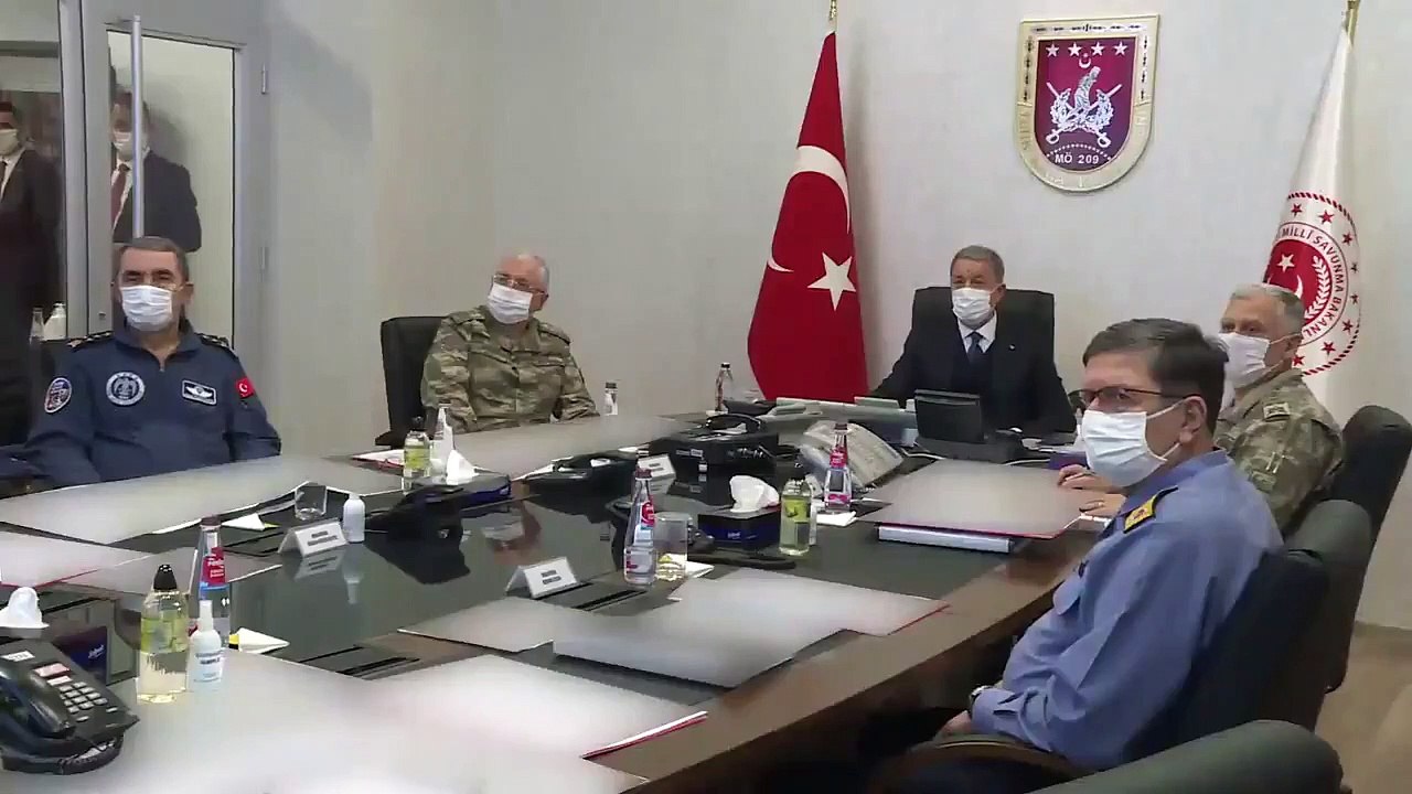 Pençe harekatının koordine edildiği Kara Kuvvetleri Harekat Merkezi’nden görüntüler paylaşıldı