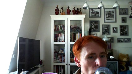 Wiwi égratigne "hands on the wheel"