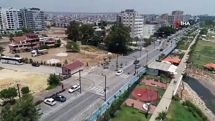 120 milyonluk arazisini kullanamayınca yolu prefabrik evle kapattı