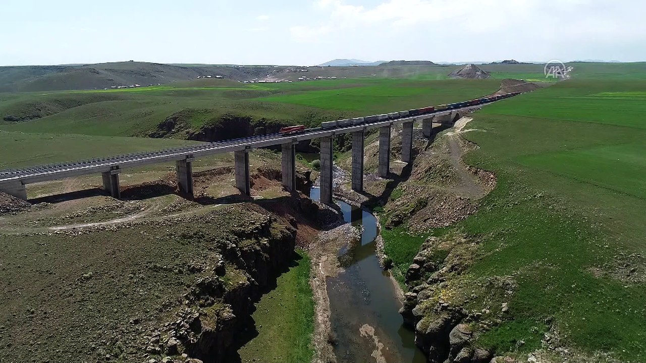 Bakü-Tiflis-Kars Demir Yolu Hattı "Kovid-19 süreci"nde Türkiye'nin dışa açılan ticaret yolu oldu - KARS