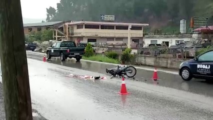 Motori përplaset me makinën e policisë në aksin Elbasan-Librazhd, drejtuesi rëndë në spital