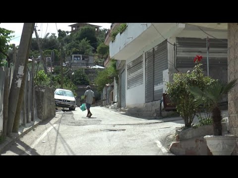 Ora News - Pa ujë në fukarallëk, banorët e lagjes "Partizani" shtojnë masat kundër Covid