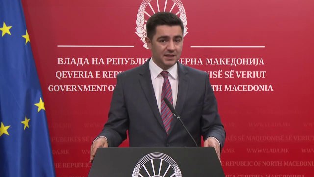 Бектеши се обиде со извинување да се оправда за скандалот со сликите