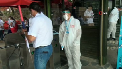 Rehberler 90 ülke bayrağıyla Aspendos'tan seslendi: 'Sizi bekliyoruz'