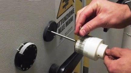 Roma - Scassinano casseforti di Big Bus, preso militante di estrema destra (17.06.20)