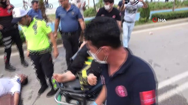 Kahraman hemşireden hayat kurtaran dokunuşlar...Kaza geçiren vatandaşlara ilk müdahaleyi yoldan geçen hemşire yaptı