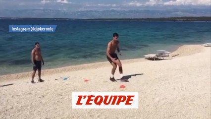 Djokovic s'entraîne sur la plage - Tennis - WTF