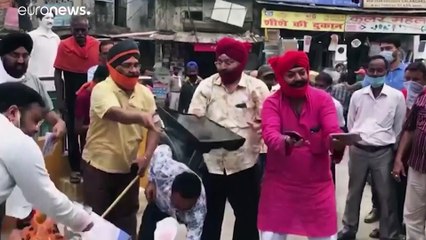 Télécharger la video: India: proteste di piazza contro la Cina dopo gli scontri nel Galwan