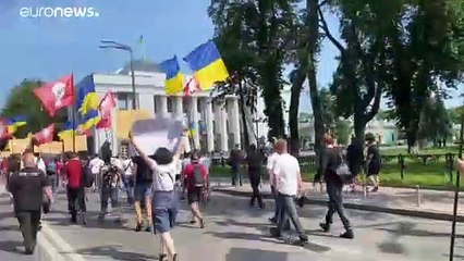 Киев: две манифестации, 15 задержанных