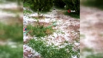 Oltu’ya dolu yağışı nedeniyle trafik kapandı, esnaf zor anlar yaşadı