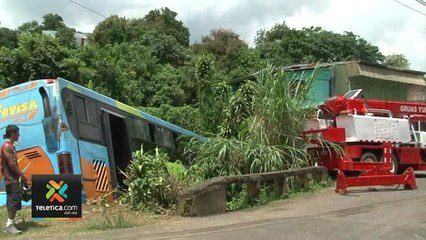 tn7-bus-cae-cause-de-rio-heredia-santa-barbara-170620