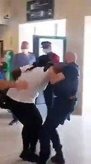 Bavure policière: une femme noire enceinte violentée en France… Samuel Eto’o en colère réagit