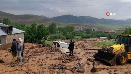 Bingöl'de dere taştı, ev, araç ve araziler zarar gördü
