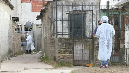 Temor por nuevo foco de COVID en barrio donde se crió Maradona