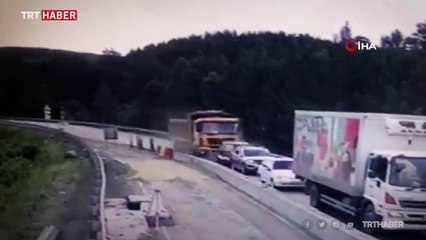 Rusya'da kamyon 4 aracı ezdi: 2 ölü, 7 yaralı