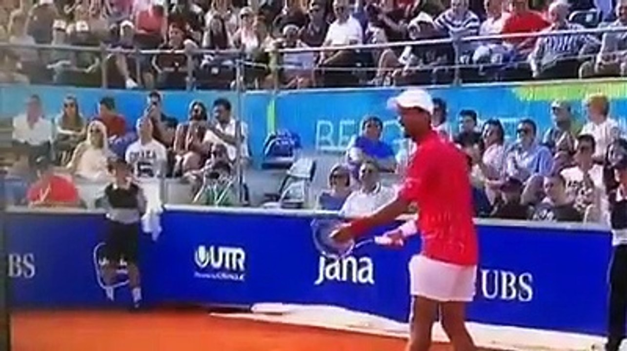 Adria Tour - Quand Novak Djokovic perd un point contre un ramasseur de balles à l'Adria Tour de Belgrade !