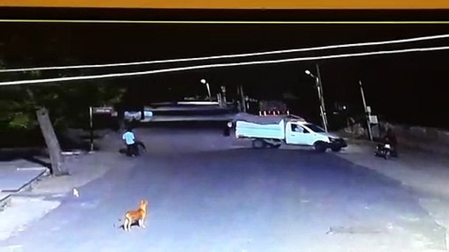 एटीएम बॉक्स को मिनी ट्रक से बांधकर उखाड़ा