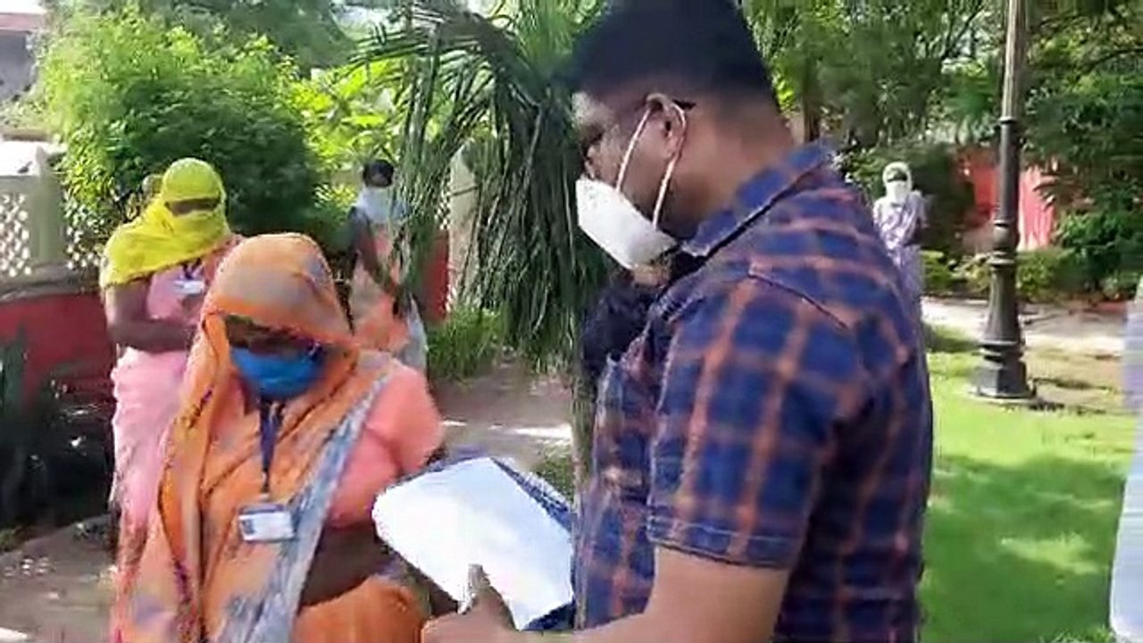 कोविड-19 प्रोटोकॉल का उल्लंघन निगमकर्मियों को भी पड़ा भारी, देना पड़ा जुर्माना