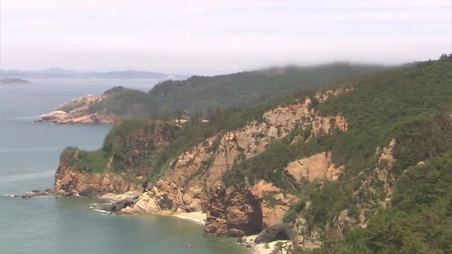 연평도 지역 긴장 계속... 해안포 문 모두 닫혀 있어 / YTN