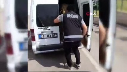 Saman balyası arasında 15 bin 100 paket kaçak sigara ele geçirildi