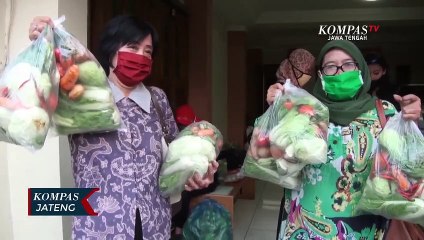 Sayuran dan Beras Gratis Bagi Warga Terdampak Covid-19