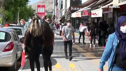 Vaka artışları sürüyor, caddeler kalabalıktan geçilmiyor