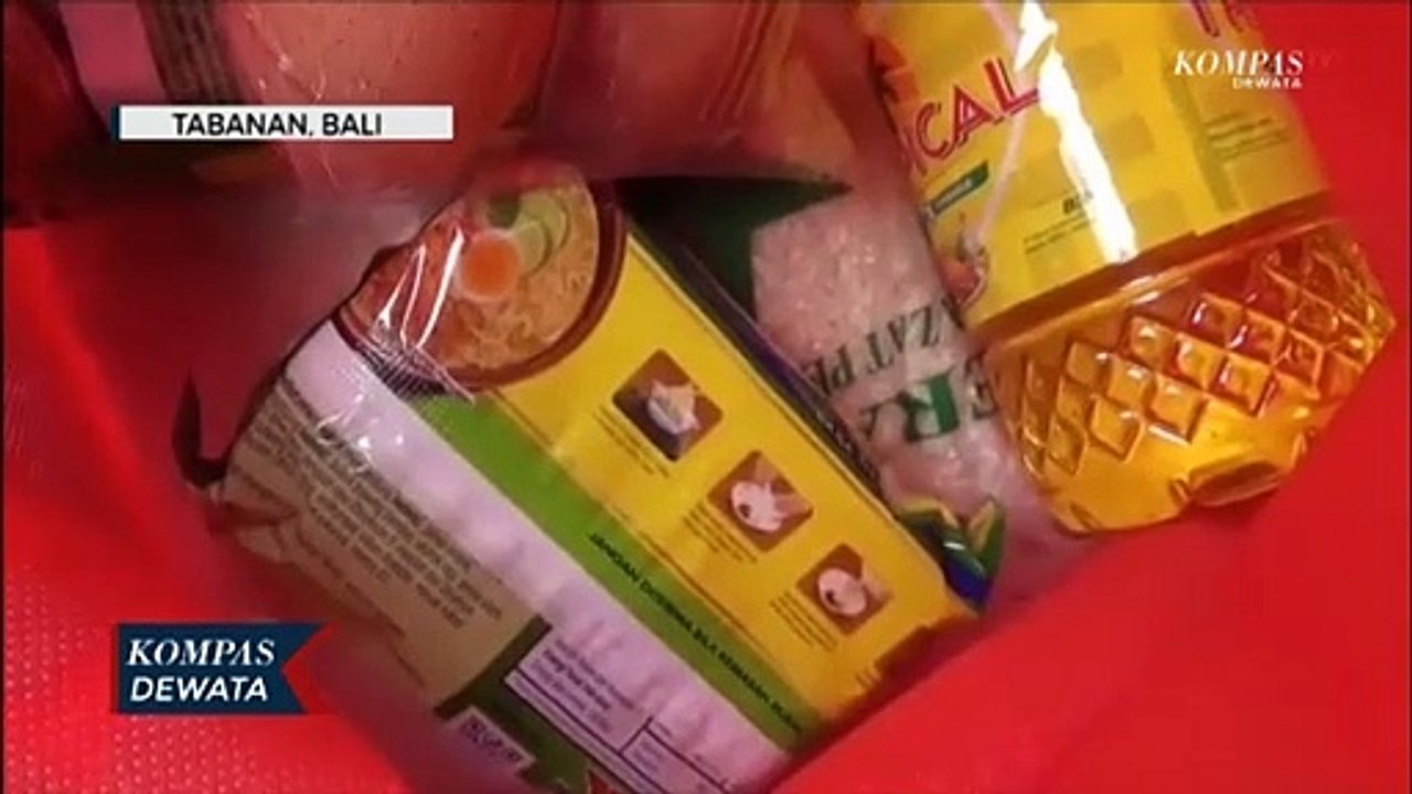 Tim Gugus Desa Tabanan Bagikan Sembako ke Pelosok