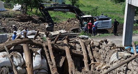 Bingöl’de enkaz kaldırma çalışmaları başladı