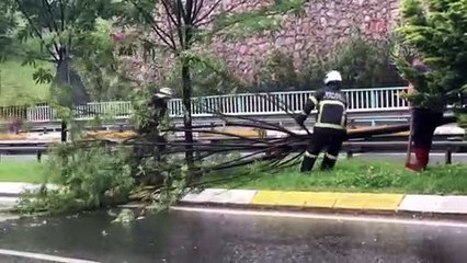 Sağanak nedeniyle bazı ev ve iş yerlerini su bastı - KOCAELİ
