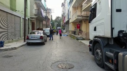 72 yaşındaki kişi sokakta ölü bulundu - İZMİR