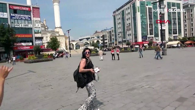 Uyarıları dinlemedi, sürekli güldü, cezayı yedi