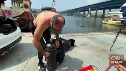 Rengi değişen Haliç'in dibi görüntülendi