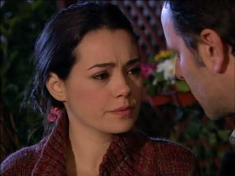 Ümit ve Cemil Öpüşüyor - Koyu Kırmızı 8.Bölüm