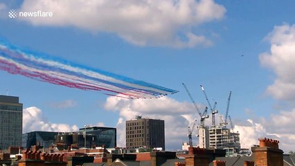 Red Arrows perform flyby to mark 80th anniversary of French Resistance