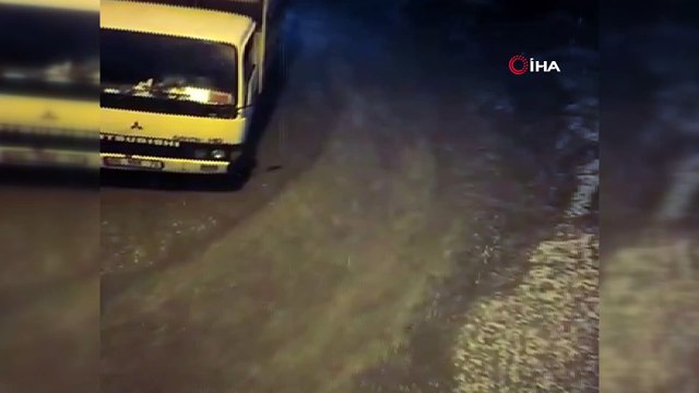 Ceviz büyüklüğündeki dolu yağışı tarım ürünlerini vurdu, sel oluştu