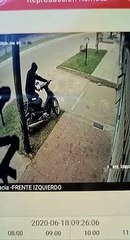 Robaron una moto en una farmacia ubicada por Avenida Italia N°1657