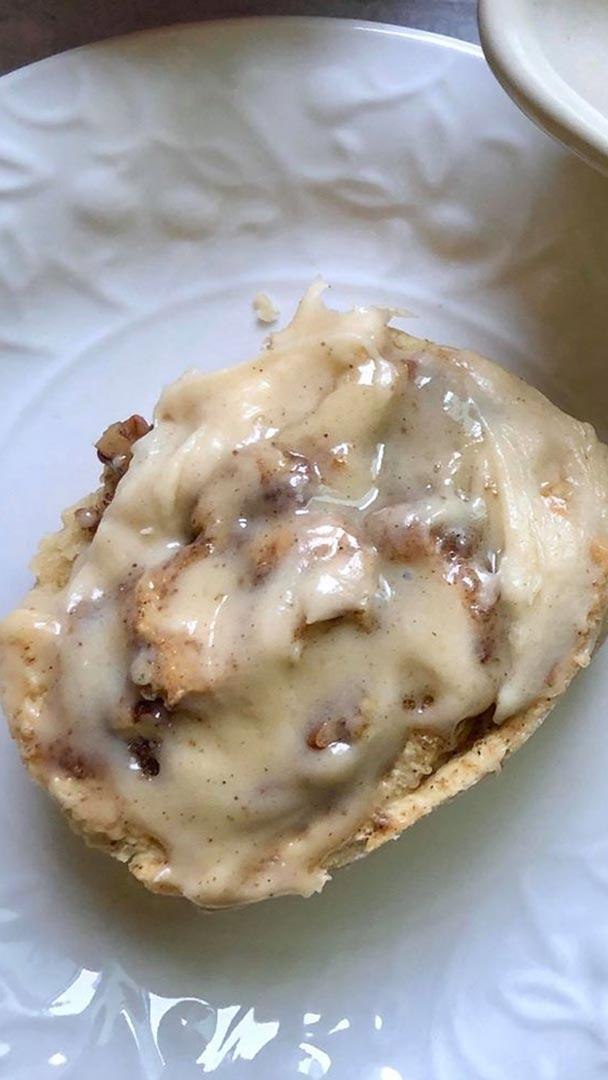 ⁣No-Yeast Cinnamon Rolls