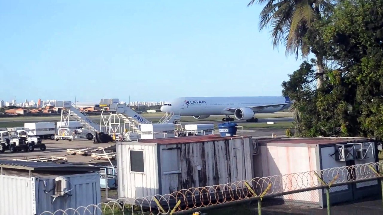 [SBFZ Spotting]Boeing 777-300ER PT-MUE em Fortaleza vindo de Guarulhos(19/05/2020)